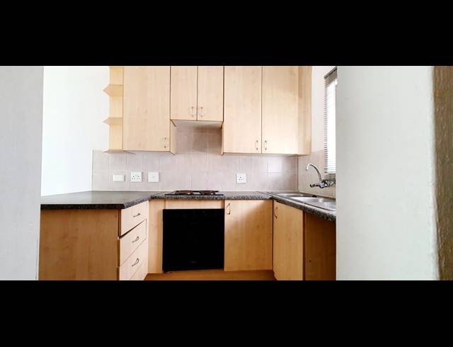 2 BEDROOM APARTMENT FOR SALE IN WILGEHEUWEL